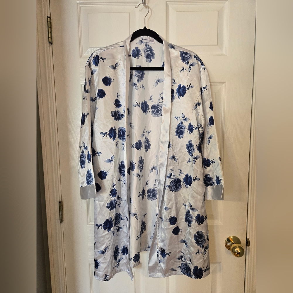 Simone Floral Satin Robe - Navy and White